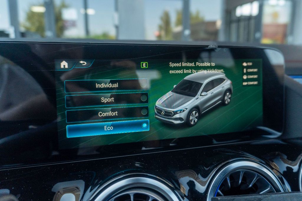 Mercedes-Benz EQA 2023