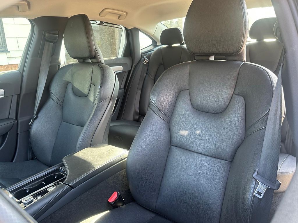 Volvo S90 2019