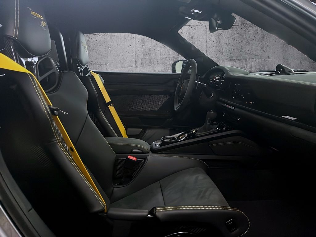Porsche 992 2025