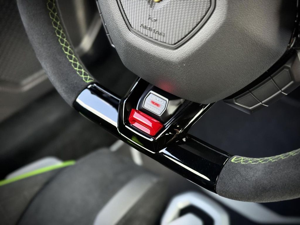 Lamborghini Huracán 2023