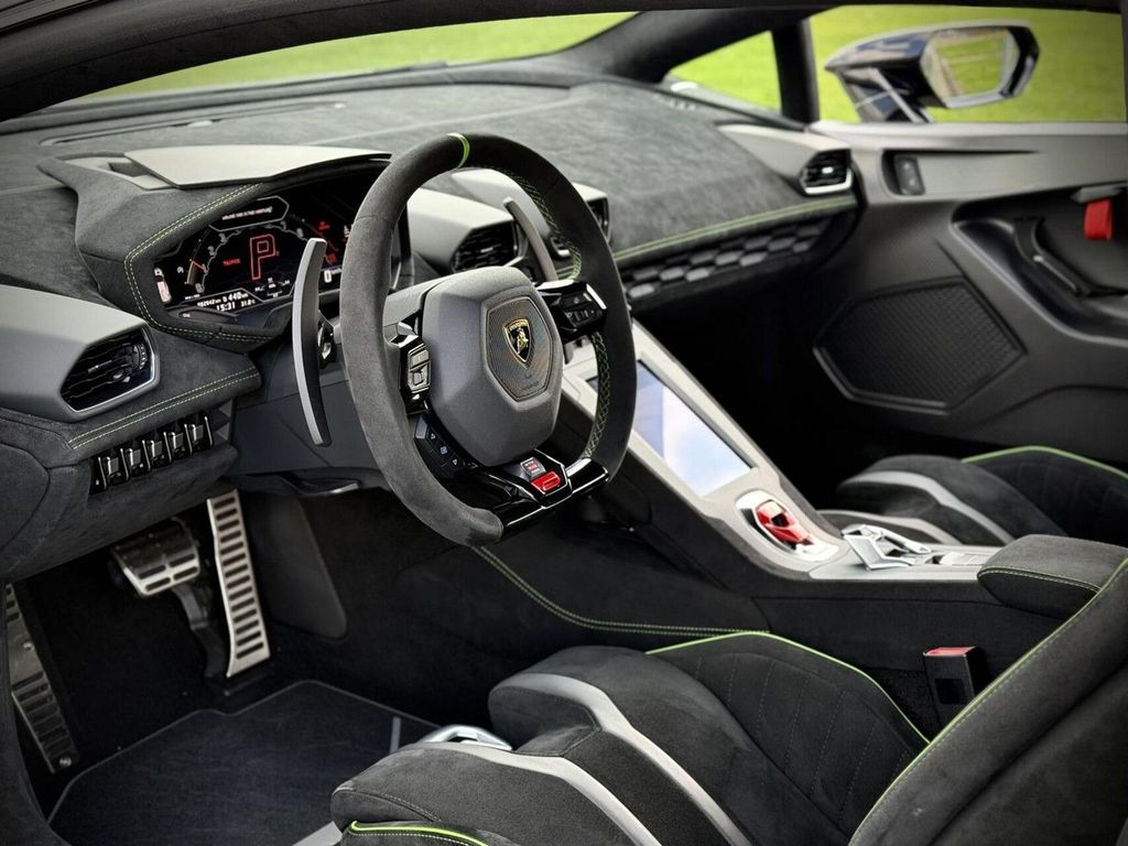 Lamborghini Huracán 2023