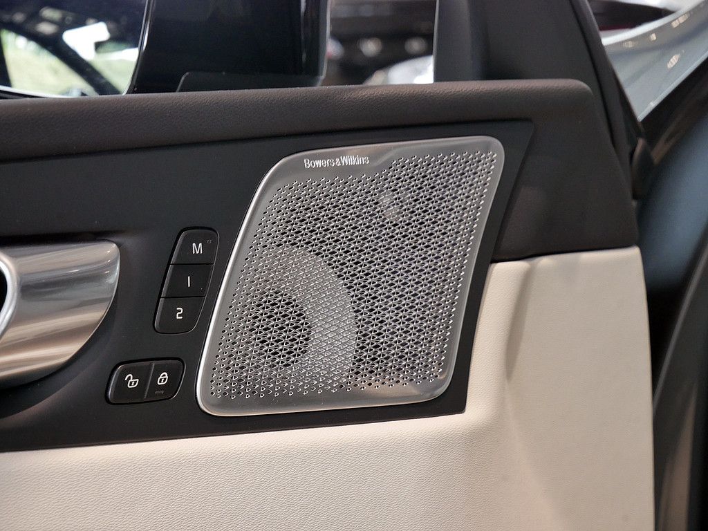 Volvo XC60 2025
