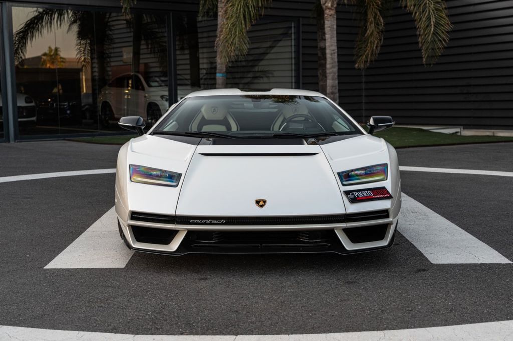 Lamborghini Countach 2023