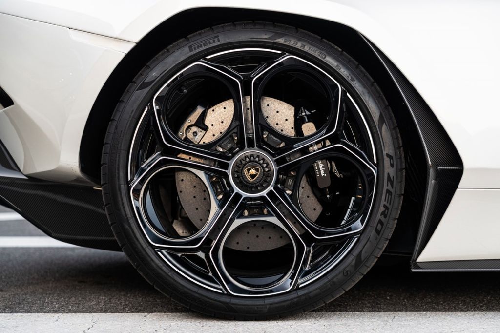 Lamborghini Countach 2023