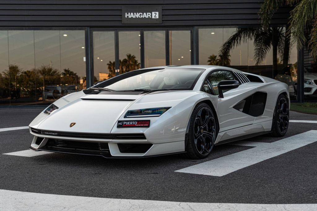 Lamborghini Countach 2023