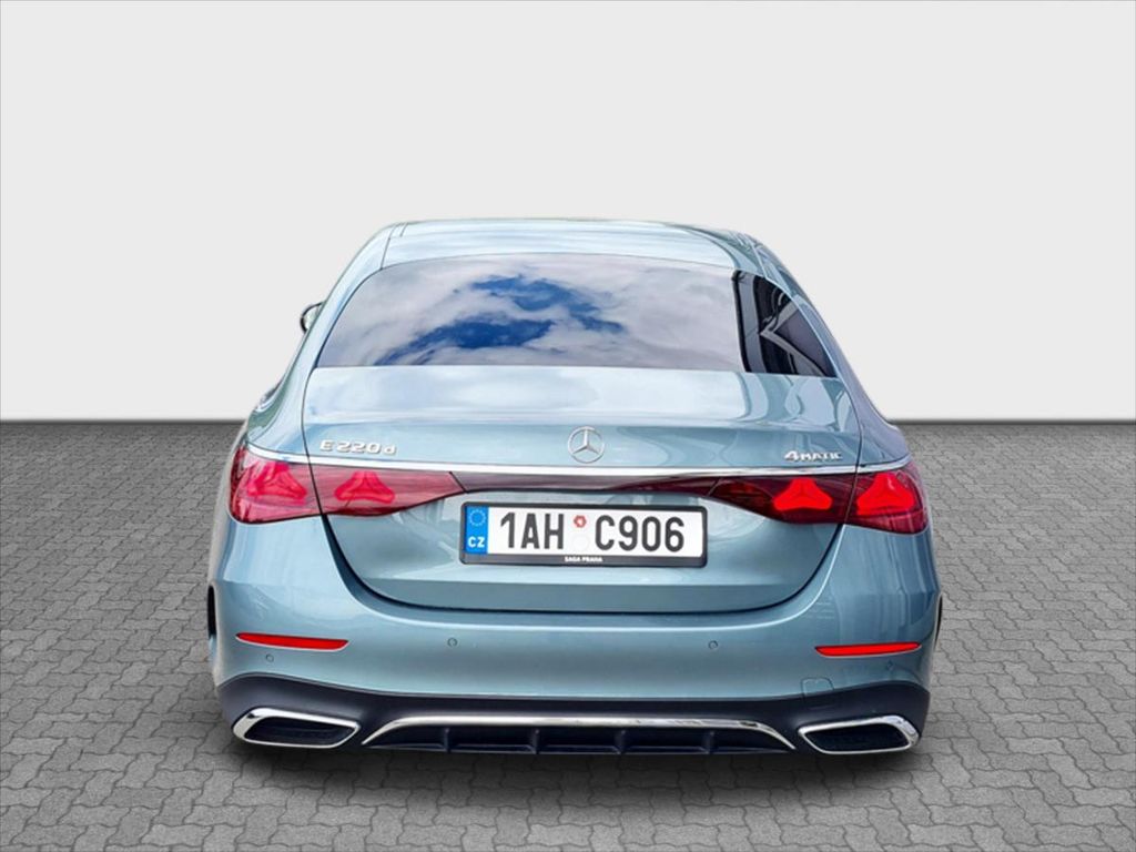 Mercedes-Benz E 220 2024