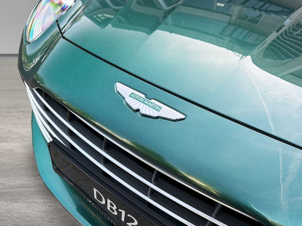 Aston Martin DB12