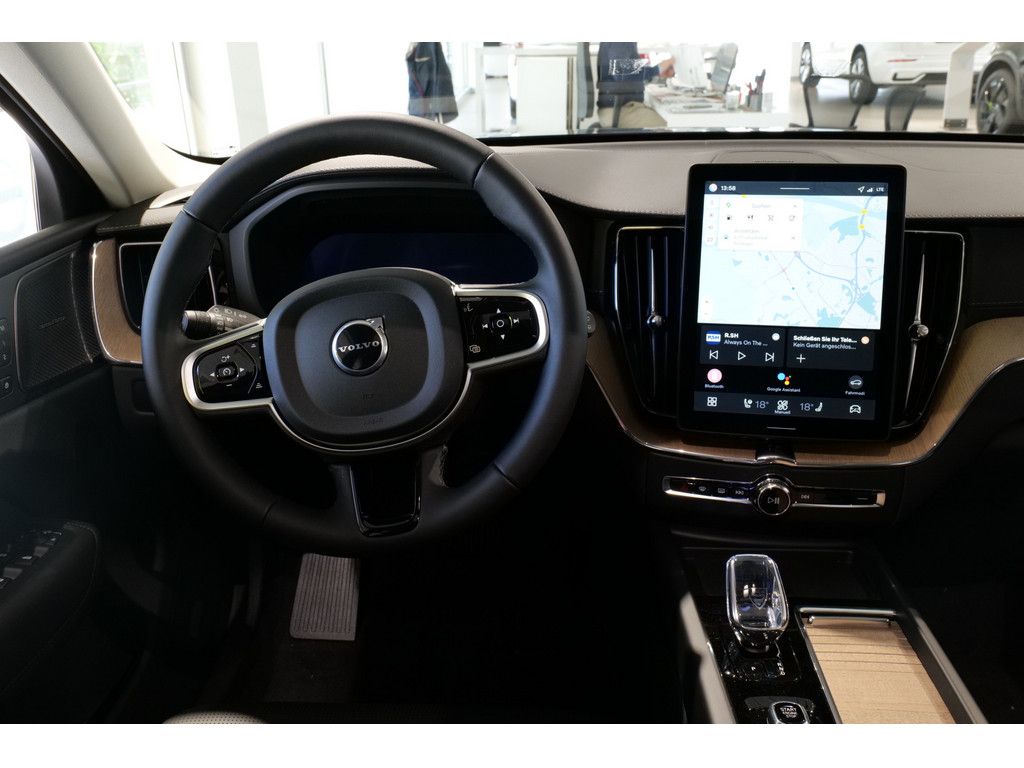 Volvo XC60 2025