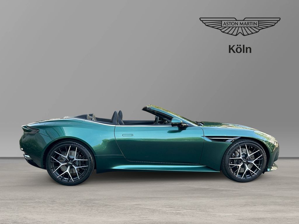 Aston Martin DB12