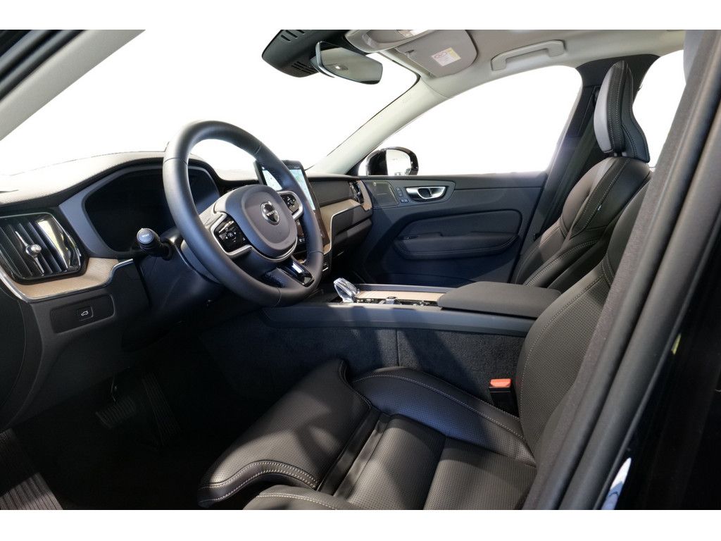 Volvo XC60 2025