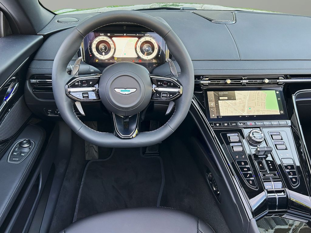 Aston Martin DB12