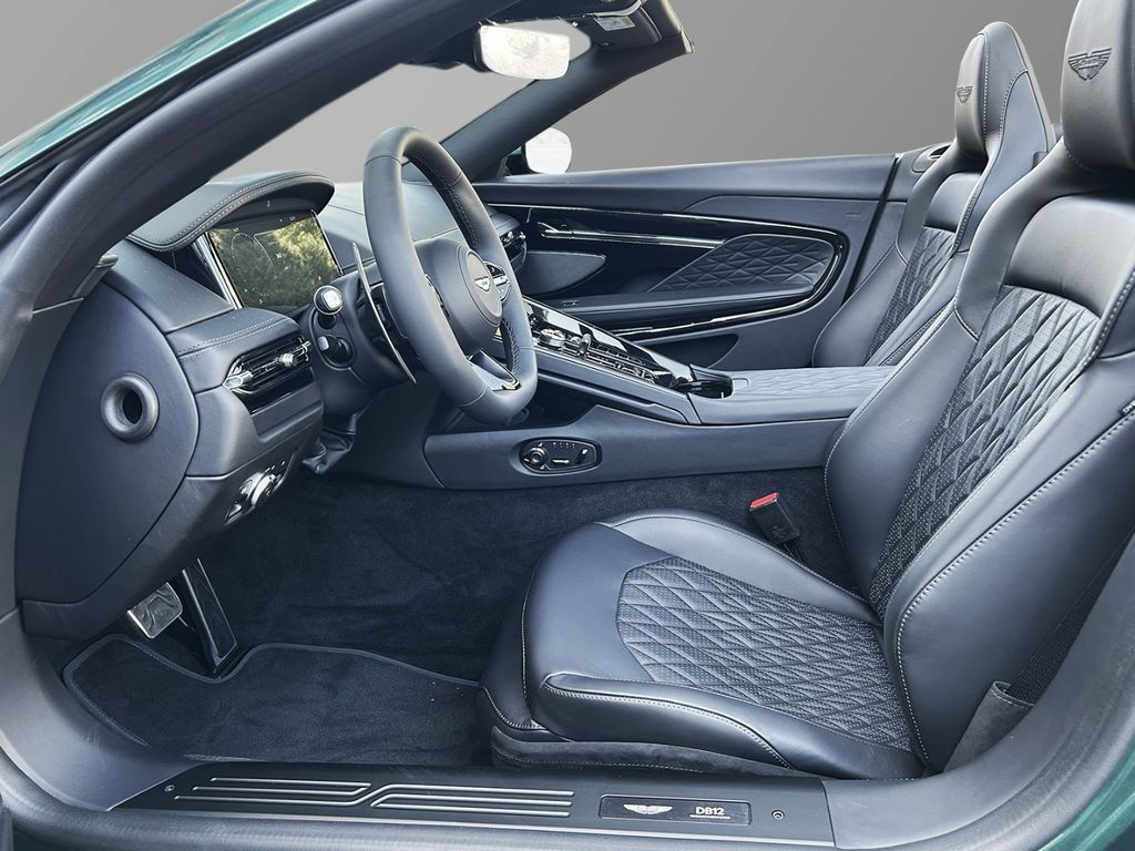 Aston Martin DB12