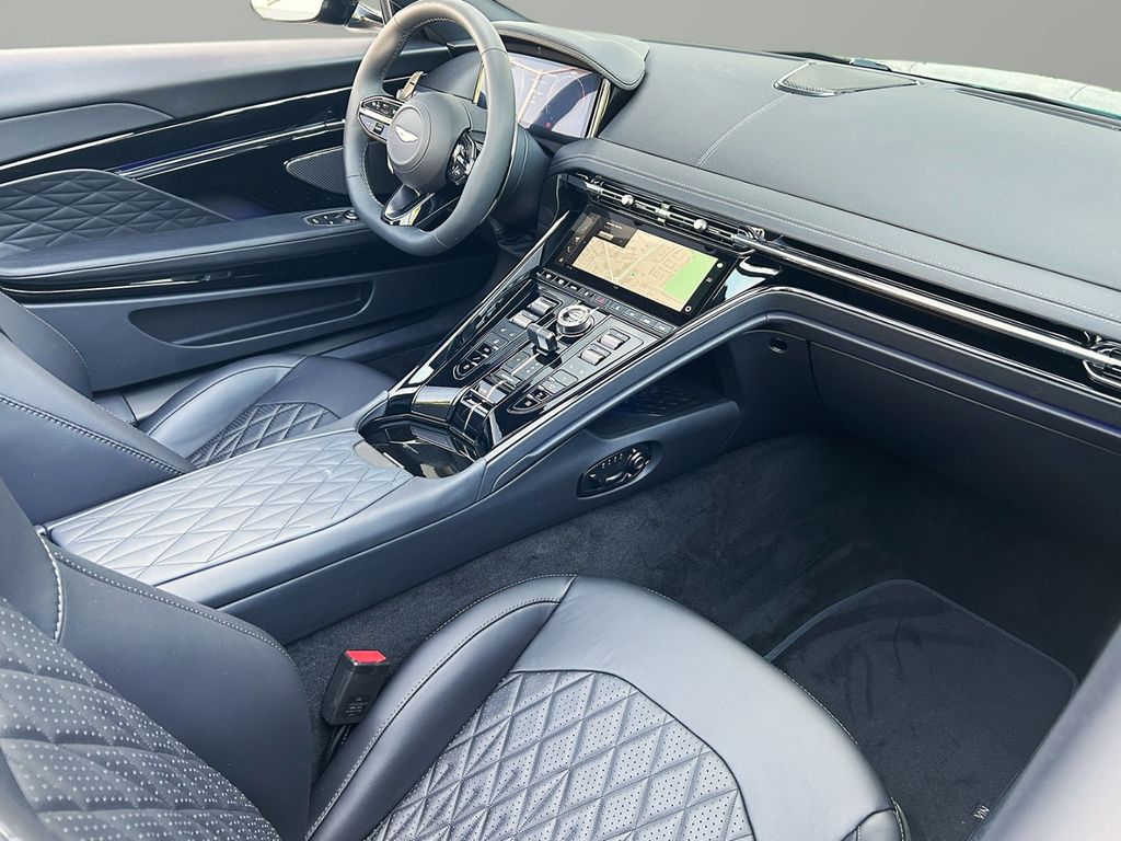 Aston Martin DB12
