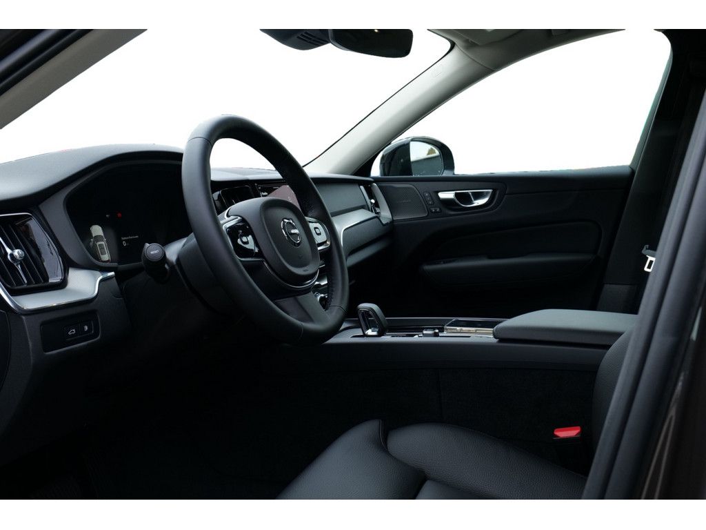 Volvo XC60 2025
