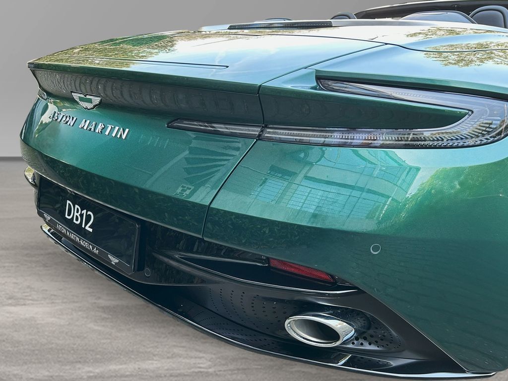Aston Martin DB12