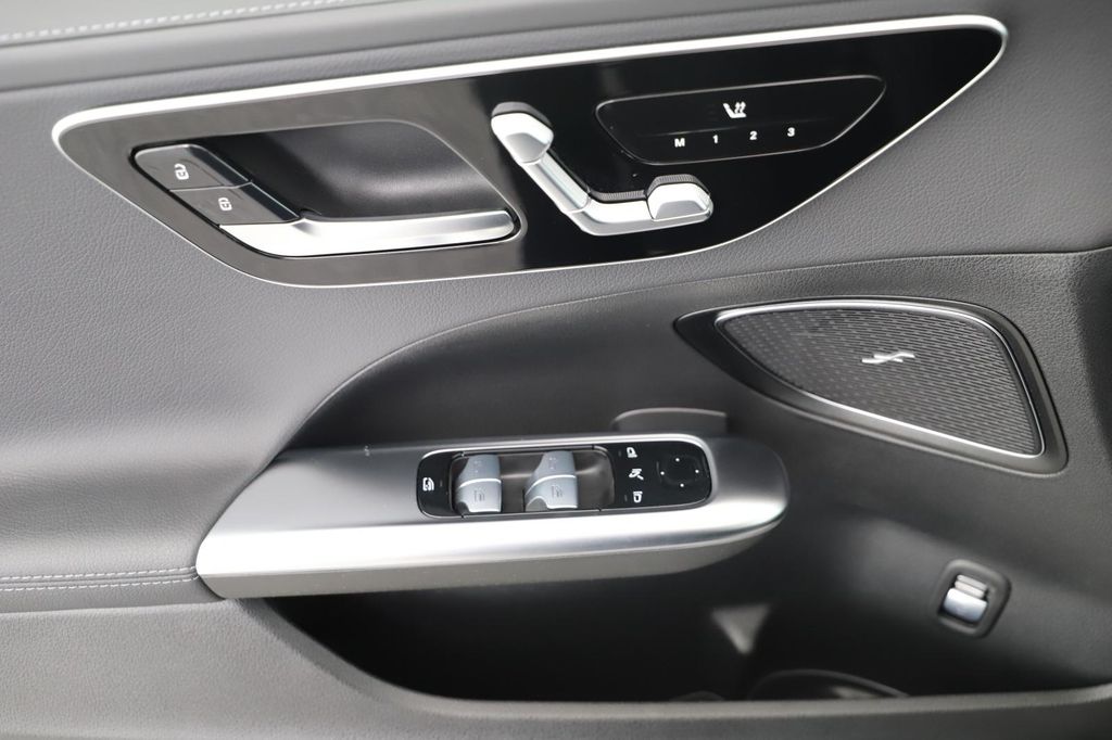 Mercedes-Benz C 300 2024