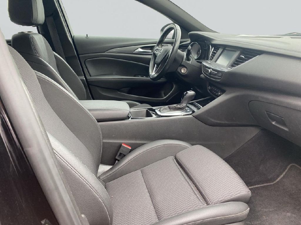Opel Insignia 2021