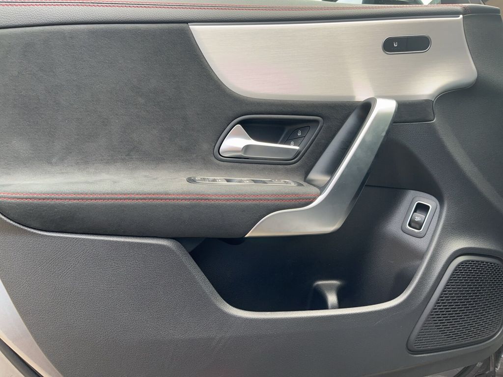 Mercedes-Benz CLA 200 2023
