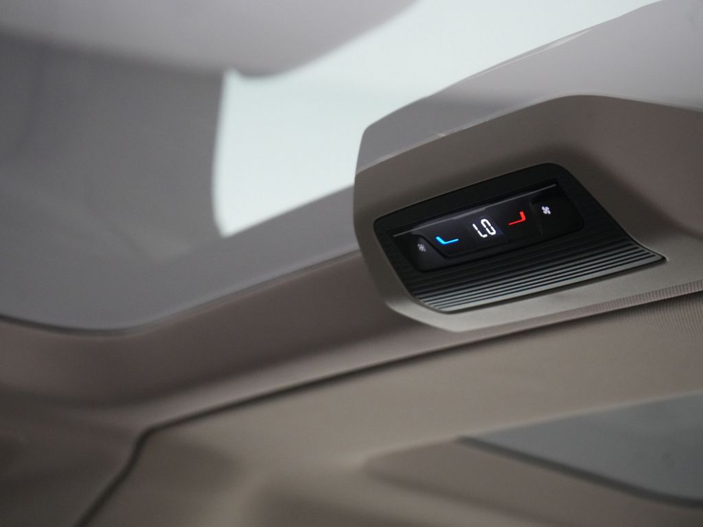 Volkswagen T7 Multivan 2025