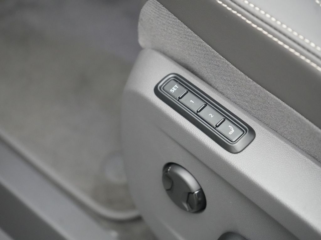 Volkswagen T7 Multivan 2025