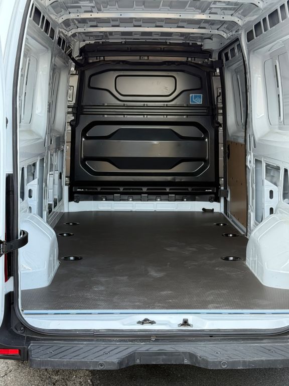 Nissan Interstar 2024