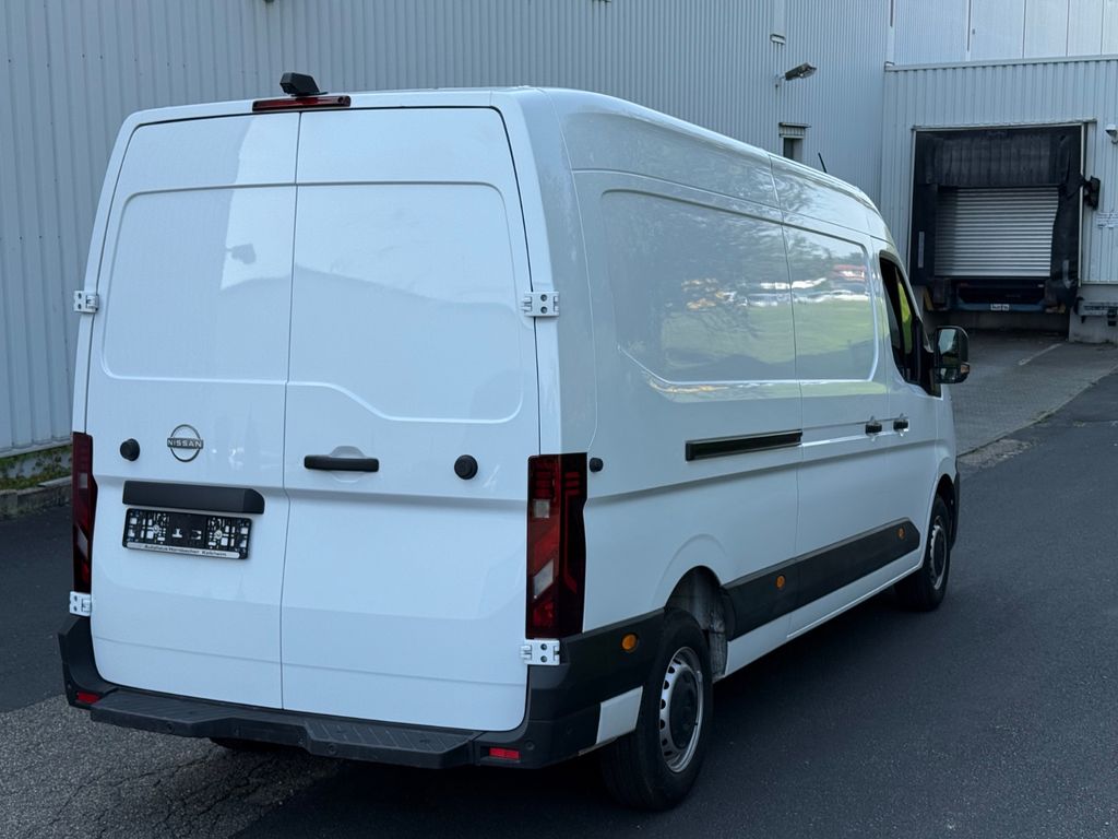 Nissan Interstar 2024