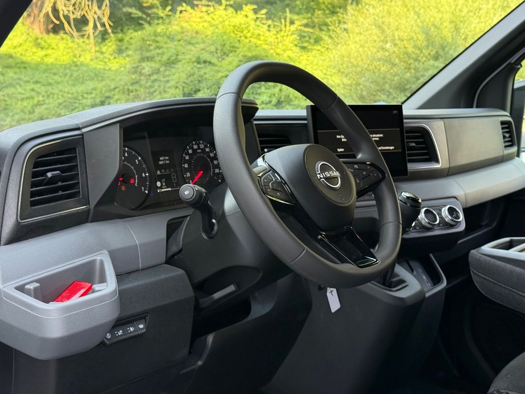 Nissan Interstar 2024