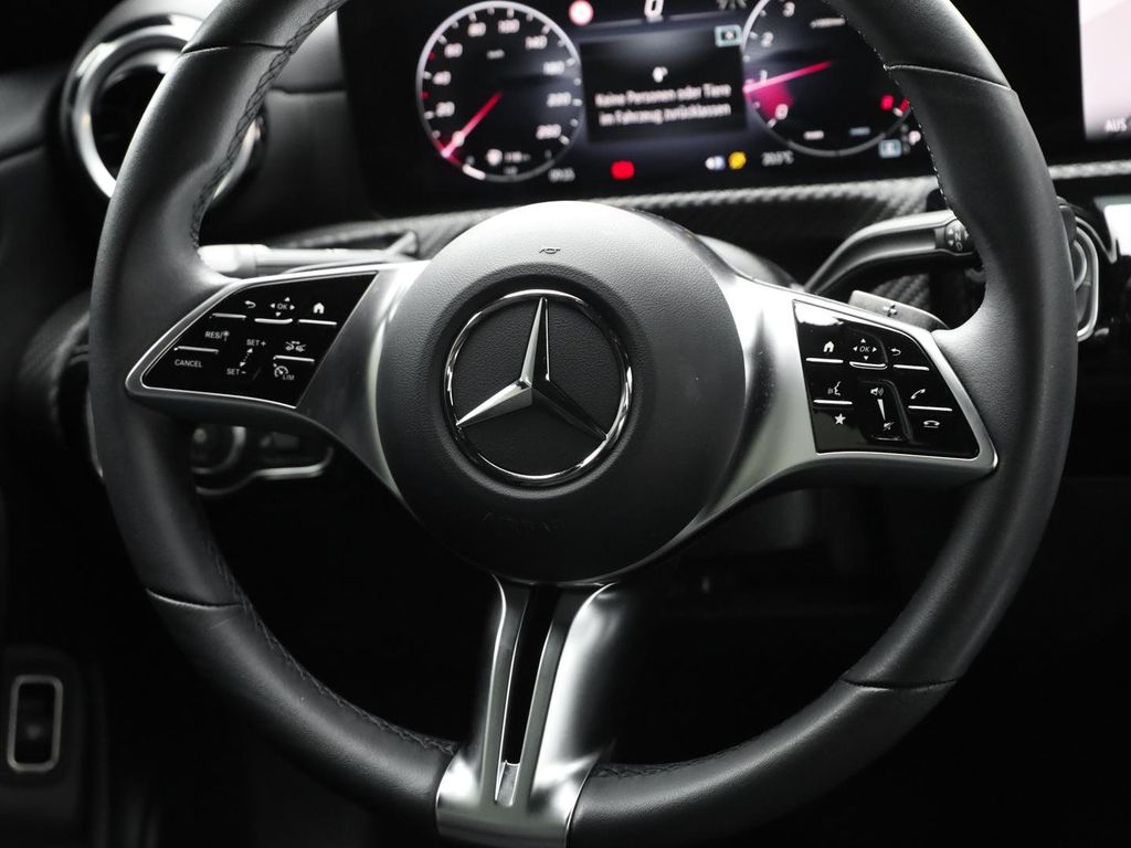 Mercedes-Benz CLA 180 2024