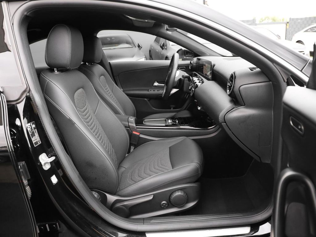 Mercedes-Benz CLA 180 2024