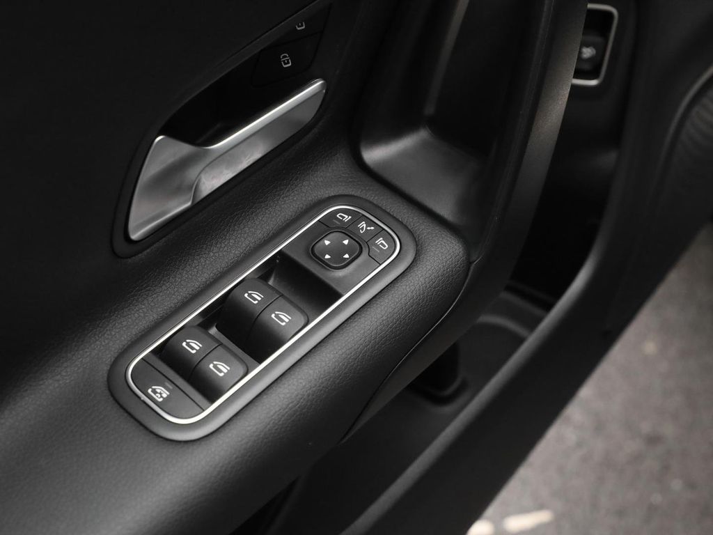 Mercedes-Benz CLA 180 2024