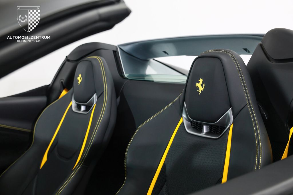 Ferrari 296 GTS 2023