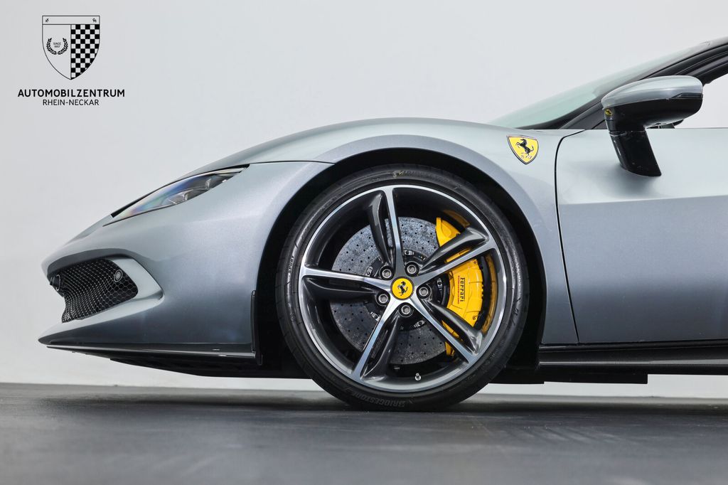 Ferrari 296 GTS 2023