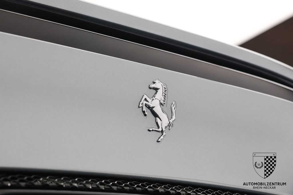 Ferrari 296 GTS 2023