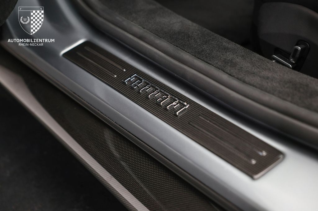 Ferrari 296 GTS 2023