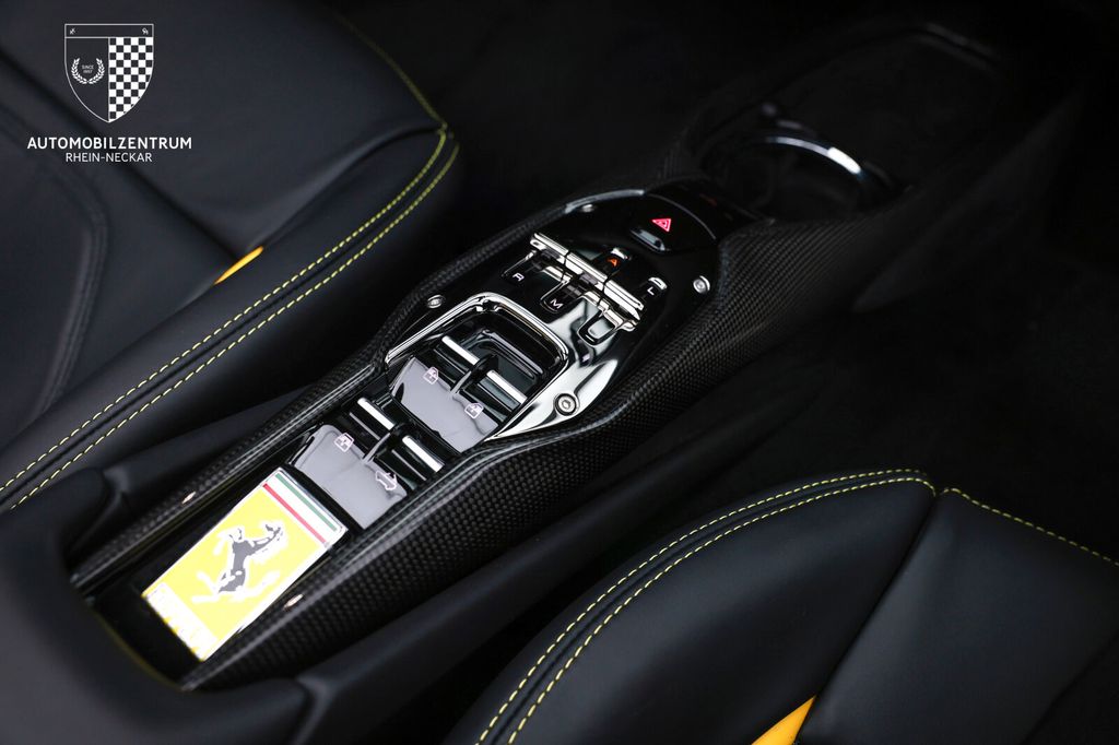 Ferrari 296 GTS 2023