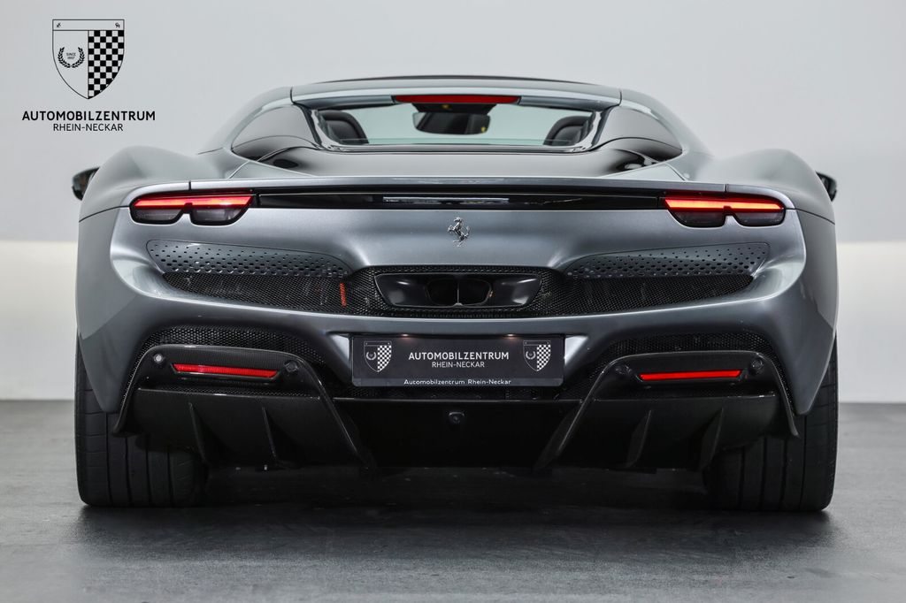 Ferrari 296 GTS 2023