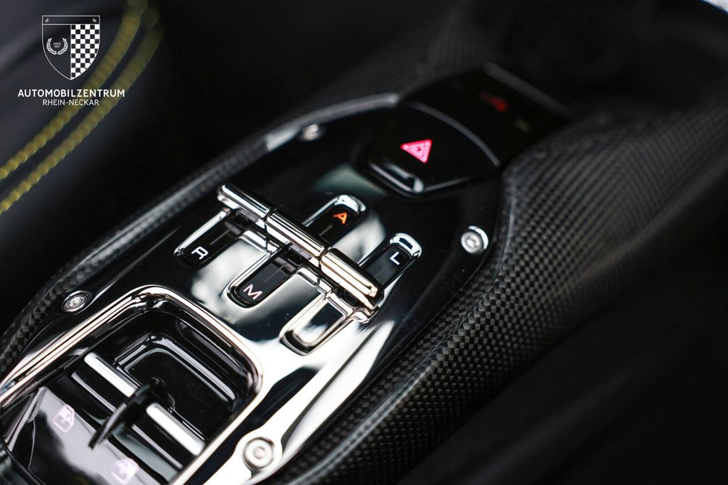 Ferrari 296 GTS 2023