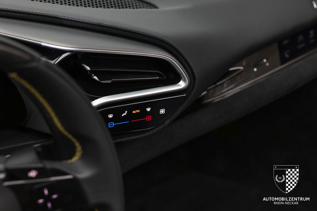 Ferrari 296 GTS 2023