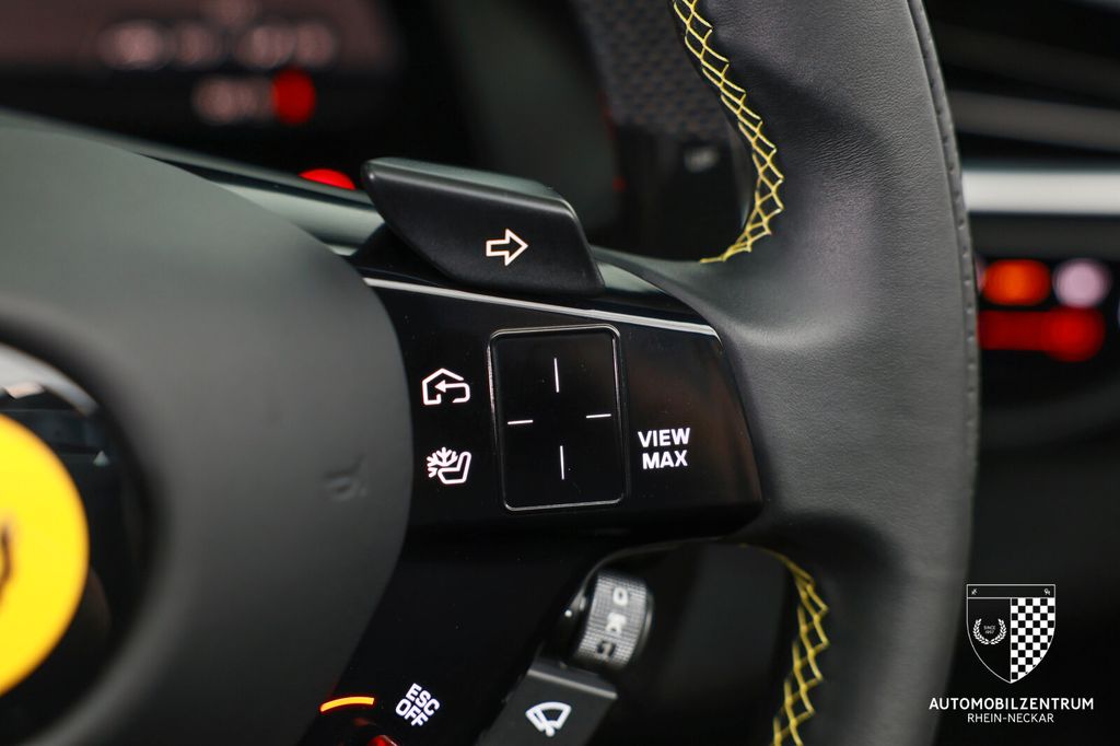 Ferrari 296 GTS 2023