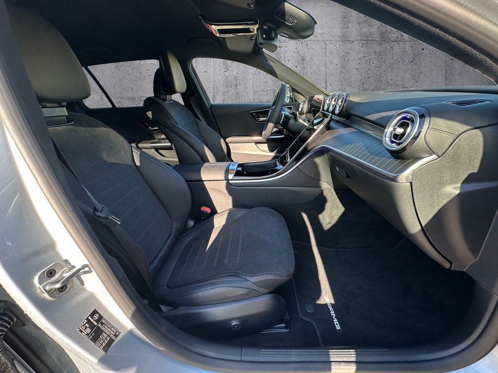 Mercedes-Benz C 200 2025