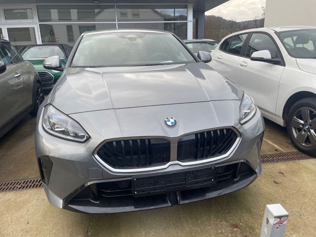 BMW 120 2025