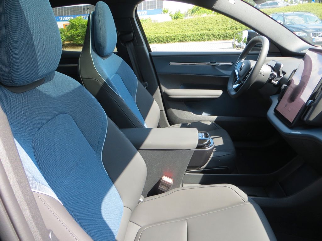 Volvo EX30 2025