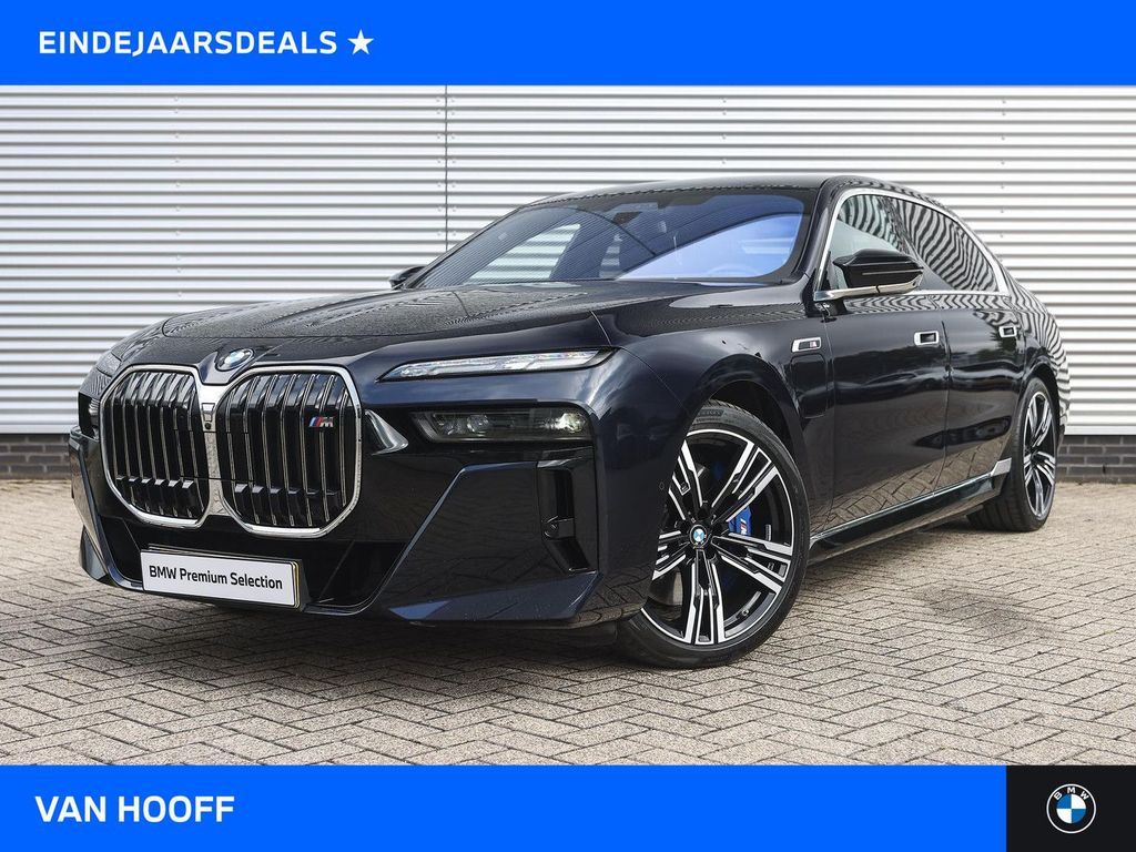BMW M760 2023