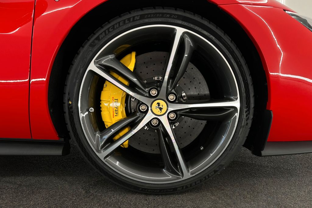 Ferrari 296 GTS 2025