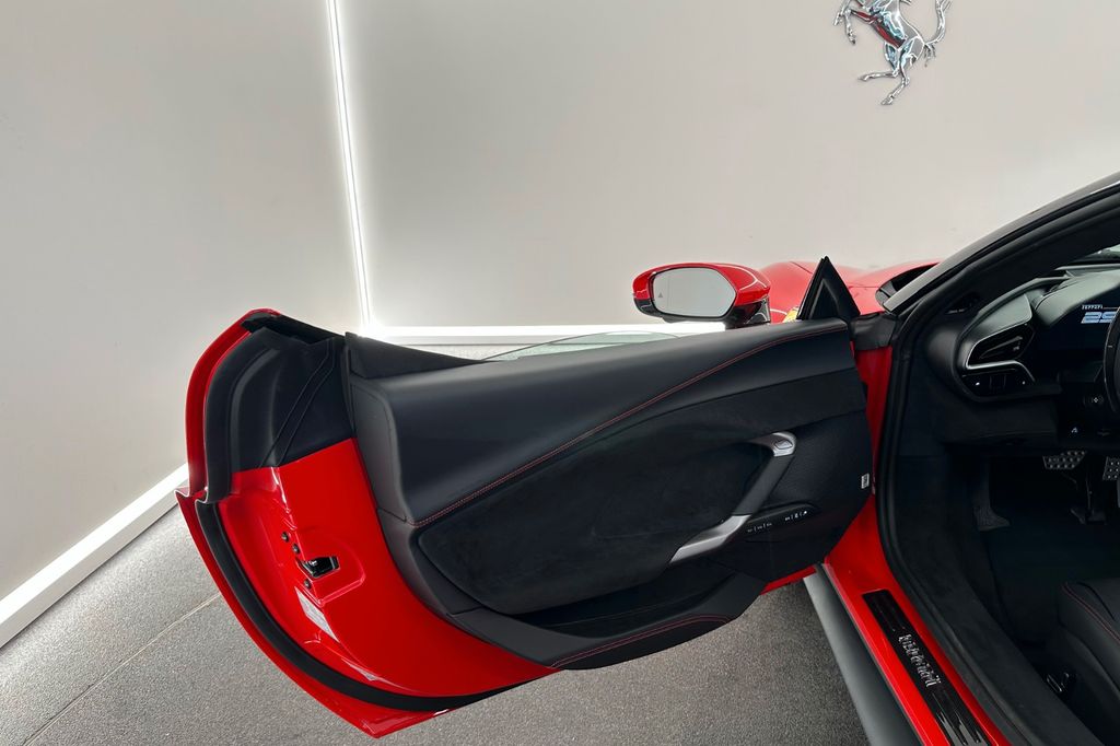 Ferrari 296 GTS 2025