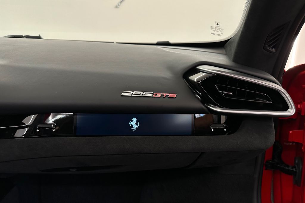 Ferrari 296 GTS 2025