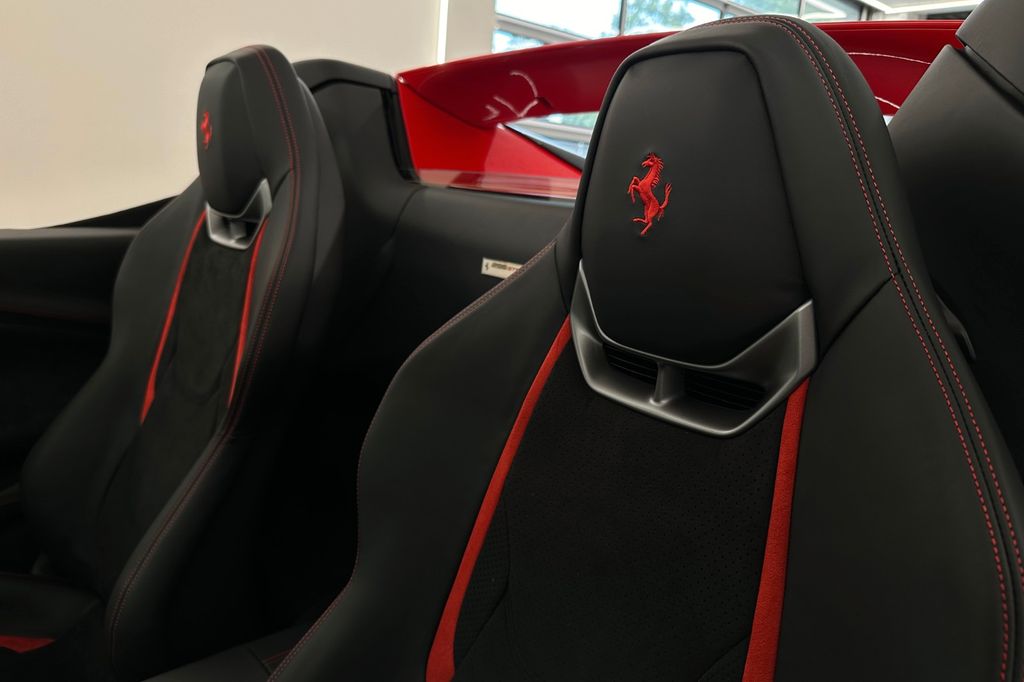 Ferrari 296 GTS 2025