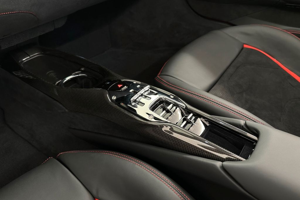 Ferrari 296 GTS 2025