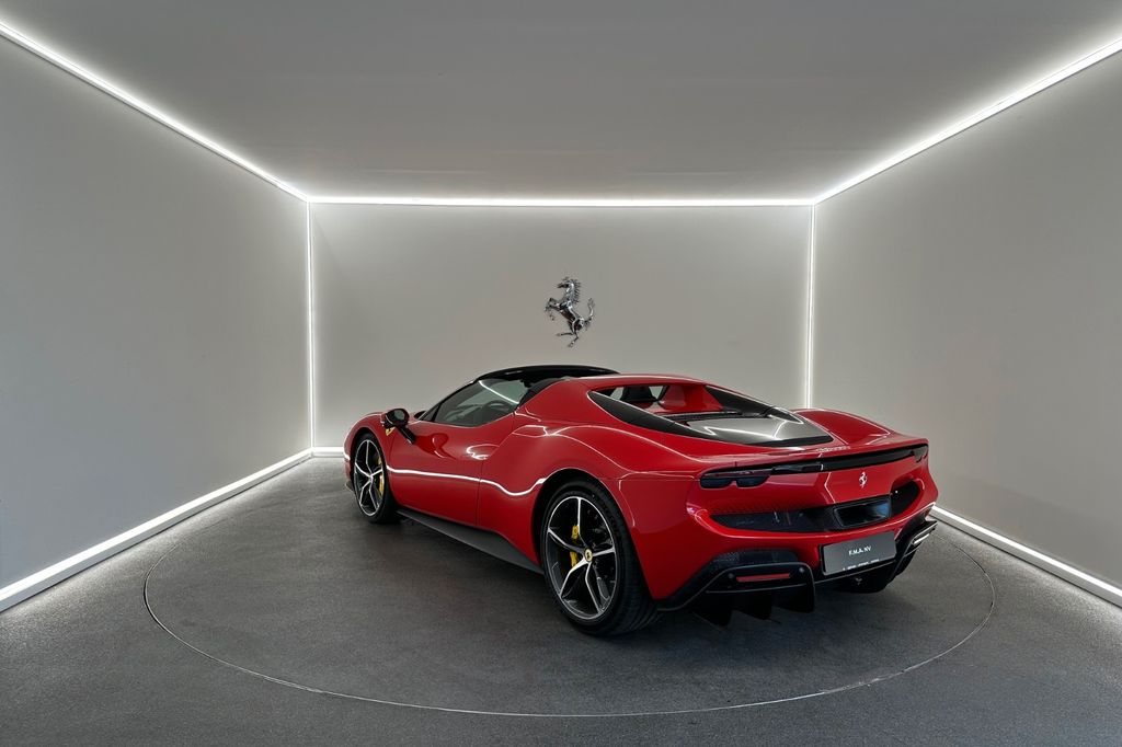 Ferrari 296 GTS 2025