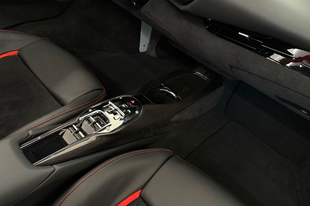 Ferrari 296 GTS 2025